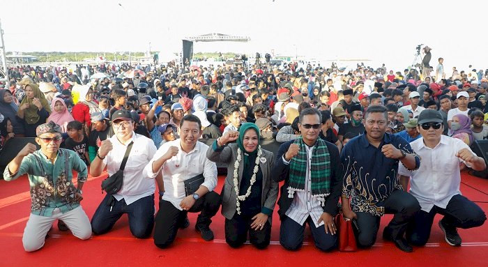 Dukung Ganjar jadi Presiden Indonesia, Ribuan Warga Desa di Madura Gelar Festival Budaya dan Santunan