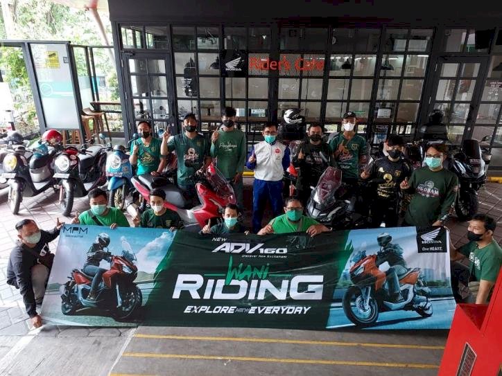 Komunitas Honda Kopdar sambil Riding dan Nribun