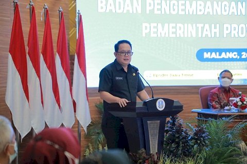 Tutup Latsar CPNS Golongan II, Sekdaprov Jatim Adhy Karyono Tekankan ASN adalah Pelayan Masyarakat