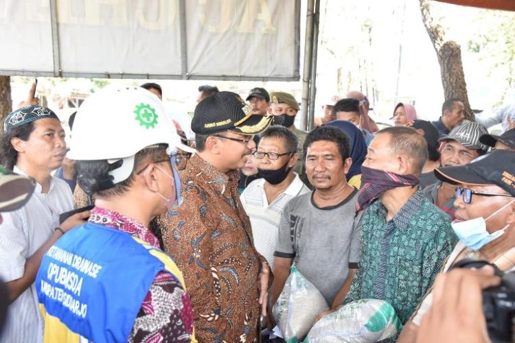 Gus Muhdlor Rangkul Pedagang Imbas Proyek Pertigaan Bangah