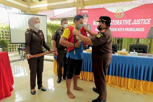 Kejari Probolinggo Selesaikan Kasus KDRT dengan Restoratif Justice