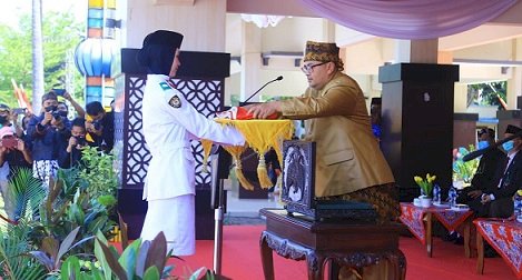 Pemkab Probolinggo Gelar Pengibaran Bendera Merah Putih