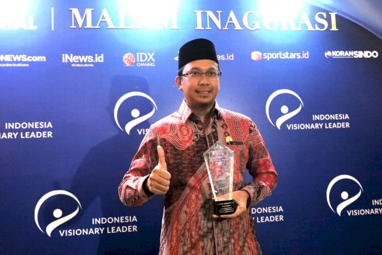 Gus Muhdlor Raih Penghargaan IVL 2022