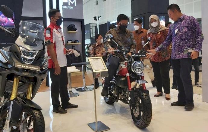 Honda ST125 Dax dan New Honda ADV160 Hadir di GIIAS Surabaya