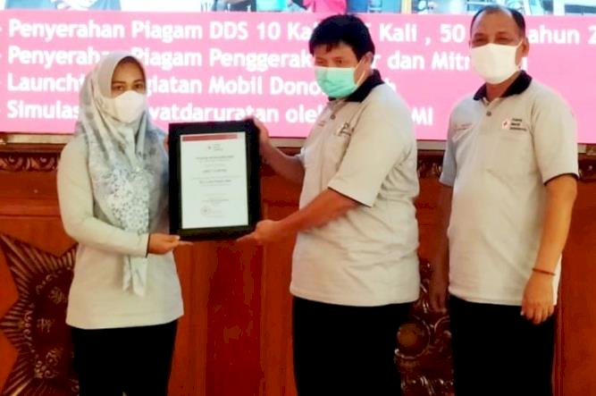 Wartawan Mojokerto Ini Raih Penghargaan PMI