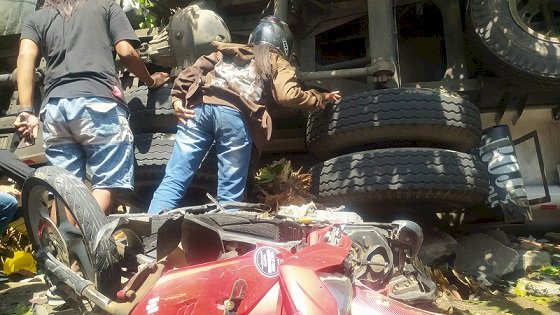 Truk Tangki BBM Seruduk Motor di Pertigaan Sukowidi, Empat Orang Tewas