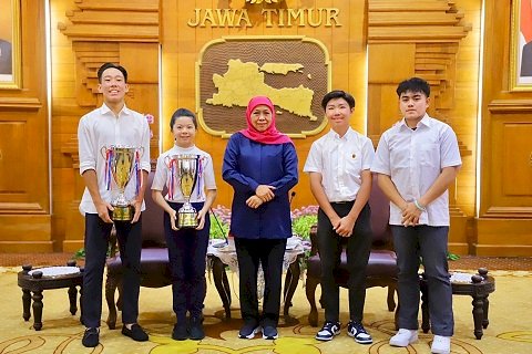 Bertemu Atlet Golf Juara Piala Gubernur di Grahadi, Gubernur Khofifah : InsyaAllah Jatim Tidak Kekurangan Atlet Berprestasi