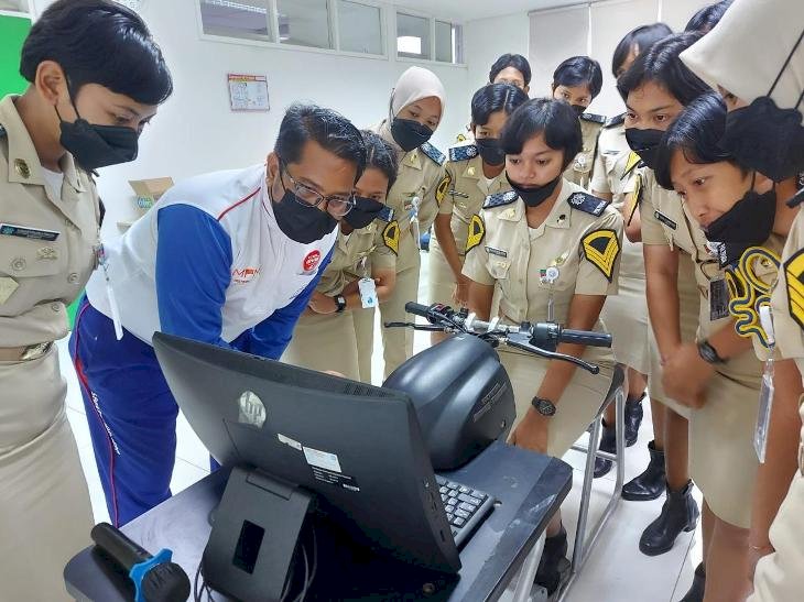 MPM Honda Jatim Ajak #Cari_Aman ke Mahasiswa Poltrada Bali