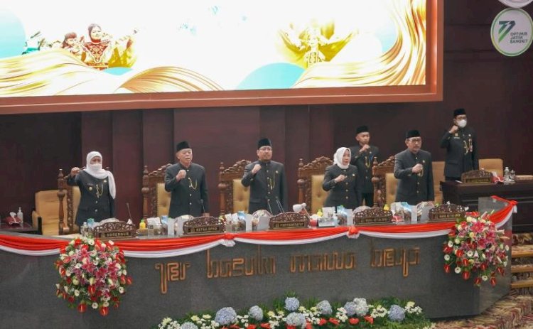 Paripurna Hari Jadi Provinsi Jawa Timur Ke-77,  Kusnadi Sebut Khofifah Reinkarnasi Ratu Tribhuwana Tunggadewi