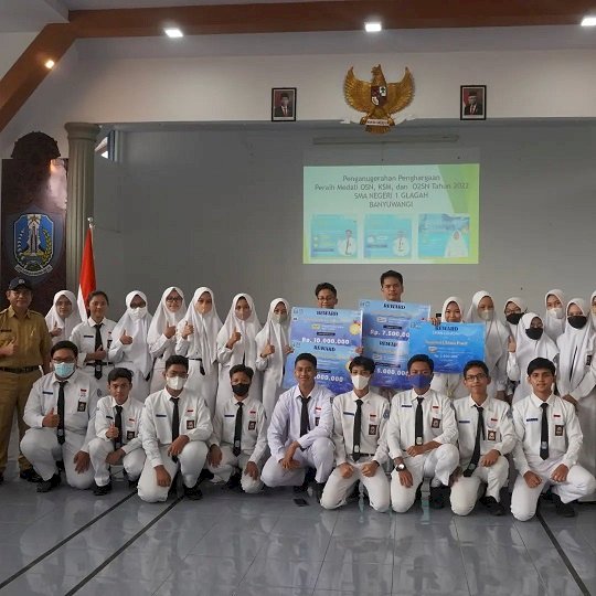 Tiga Siswa SMAN 1 Glagah Raih Prestasi di Tingkat Nasional