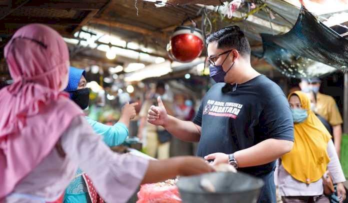 Tekan Inflasi Daerah, Mas Dhito Gelar Operasi Pasar Bahan Pokok, Sediakan 1.400 Kilogram Beras