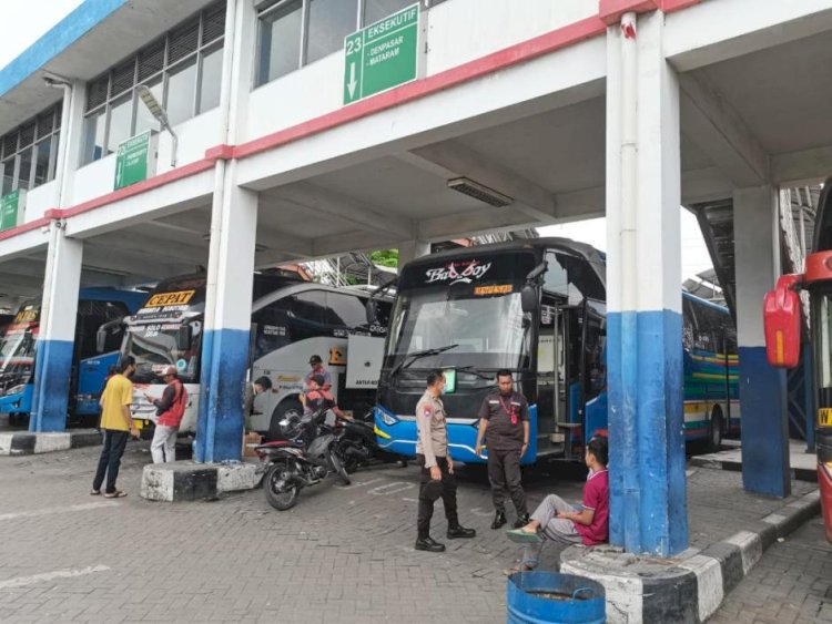 Pengamanan Bus Tujuan Bali di Terminal Purabaya Diperketat