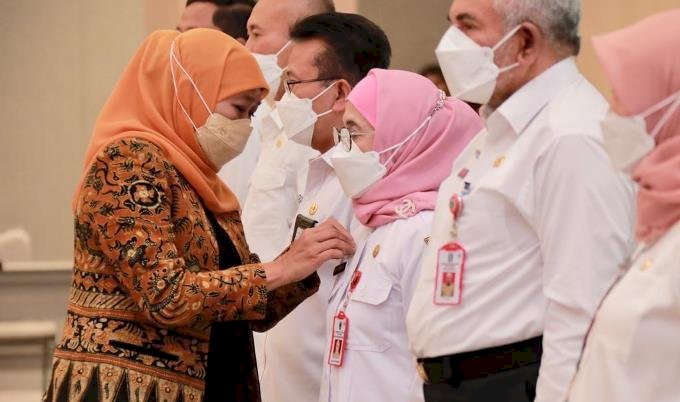 Kukuhkan Satgas PMPA Jatim, Khofifah:  Masalah Perempuan dan Anak  Harus Dilakukan Cepat dan Gratis