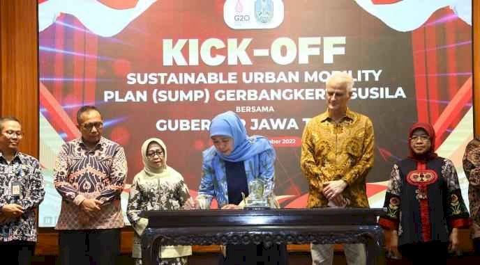 Kick Off Meeting SUMP Gerbangkertosusila Plus, Khofifah Optimis Okonomi Jatim Lebih Dahsyat