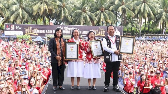 Dapat Rekor MURI, 1.682 Pasang Peserta Bermain Angklung