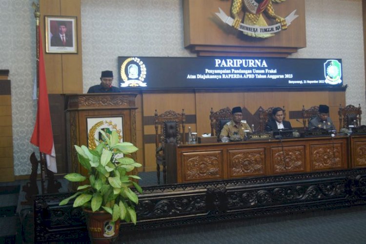 Tujuh Fraksi DPRD Banyuwangi Sampaikan PU Raperda APBD