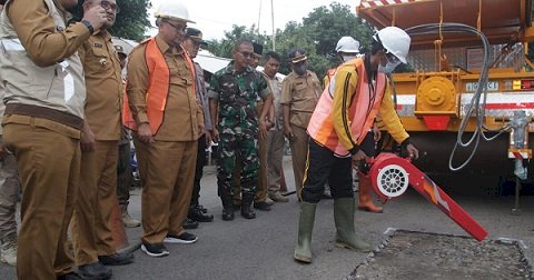 Pemkab Probolinggo Beli Truk Alpomain, Percepat Pembangunan Jalan