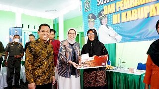 Penyaluran BLT DBHCHT 2022 di Lumajang Rampung