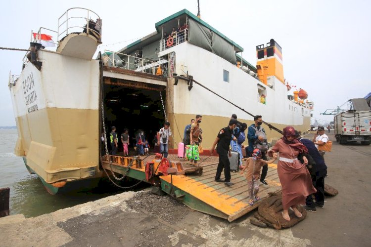 Pelindo Prediksi Penumpang Nataru Naik 25 Persen