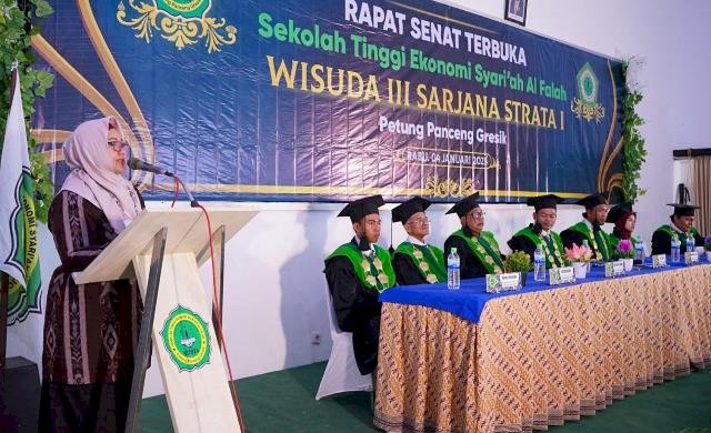 Hadiri Wisuda III STESFA  Gresik , Wabup Dorong Mahasiswa Jadi Enterpreneur