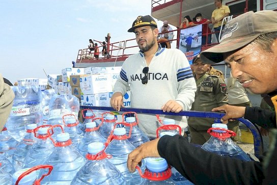 Habib Hadi Kawal Pendistribuan Air Bersih Ke Gili Ketapang