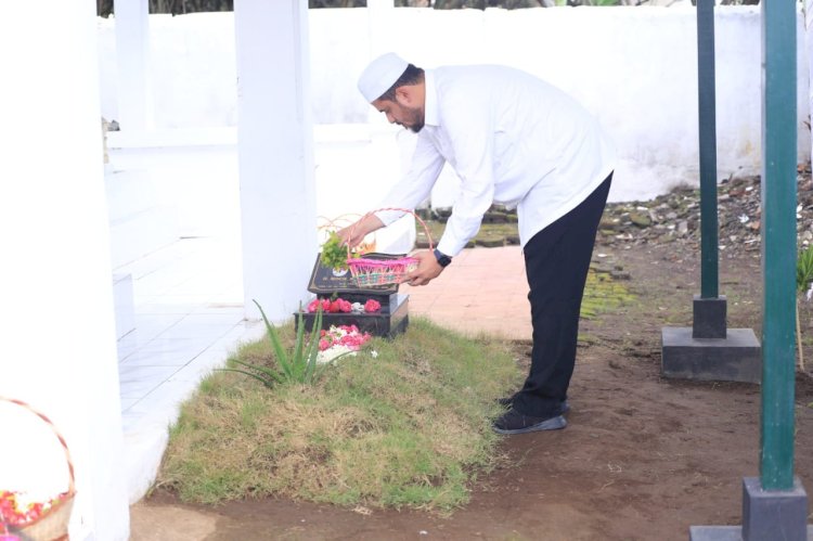 Wali Kota Habib Hadi Ziarahi ke Makam Almarhum Wawali Subri