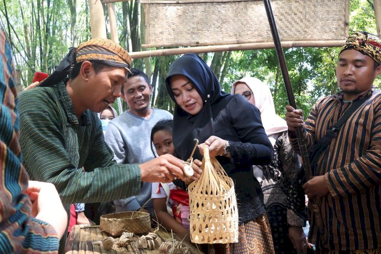 Warga Pacet Sulap Kebun Bambu Jadi Pasar Tempoe Doloe