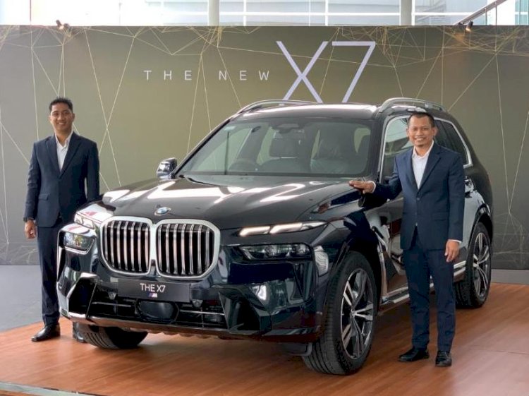 BMW X7 dan BMW Seri 3 Hadir di Surabaya