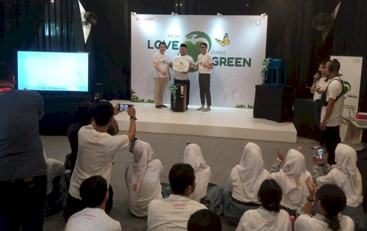 Sharp dan SMAN 13 Surabaya Dukung Pengurangan Penggunaan Plastik