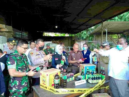 Badan POM RI Segel Jamu Ilegal di Muncar Banyuwangi