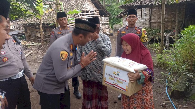 Ramadan, Polres Jombang Bagikan 100 Paket Sembako