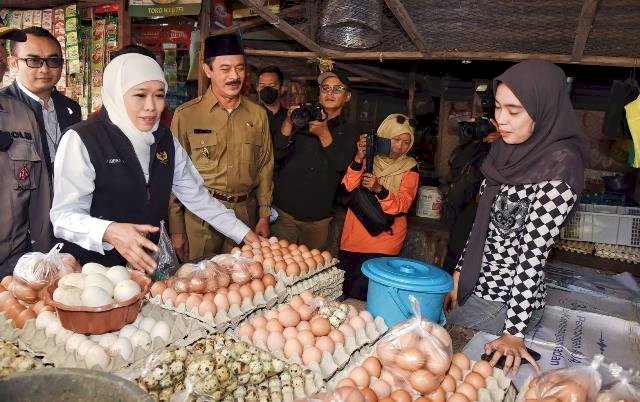 Sidak Pasar Kolpajung Pamekasan, Gubernur Khofiah Pastikan Harga Bapok Stabil