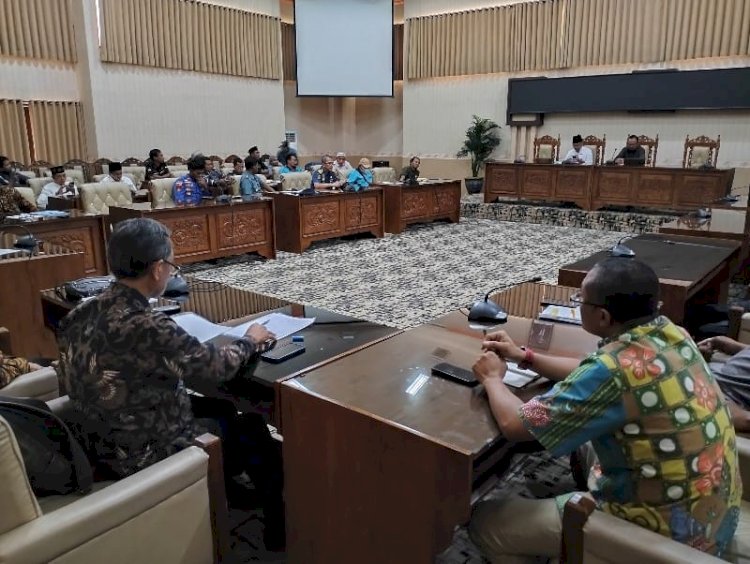 Komisi I DPRD Banyuwangi Gelar Hearing, Perjuangkan Hak Asuransi Korban KM Mutiara Timur