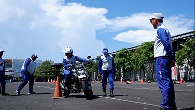 #Cari_ Aman di Jalan, Yuk Berlatih di MPM Safety Riding Centre