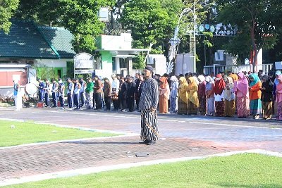 Pemkot Probolinggo Gelar Hardiknas Gunakan Pakaian Adat