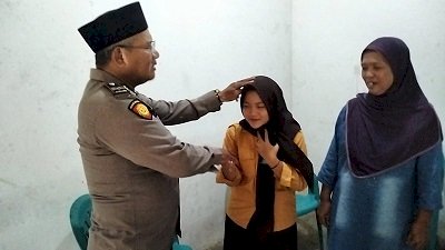 Dua Anak Bersekolah Kembali Berkat Polisi RW Polsek Songgon