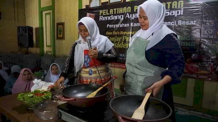 Kiai Muda Ganjar Gelar Pelatihan Pembuatan Rendang Ayam dan Sapi