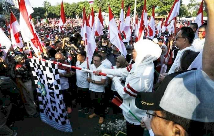 48 Ribu Warga Jatim Ikuti Jalan Sehat 1 Muharram 1445 H , Khofifah: Penguat Persaudaraan dan Persatuan