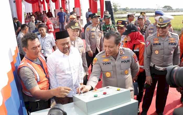 Kapolda Jawa Timur Resmikan Palang Pintu KA di Dusun Jambu, Gresik