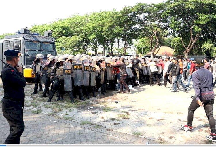 Antisipasi Pemilu 2024, Polisi Gladi Sispamkota di Sidoarjo