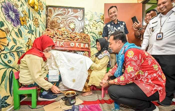 Wali Kota Surabaya, Eri Cahyadi Entas Kemiskinan Lewat Padat Karya