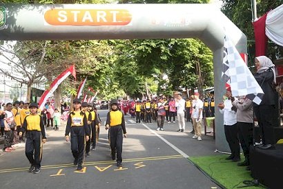 Ratusan Siswa SD Banyuwangi Ikuti Gerak Jalan Pelajar