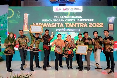 Lumajang Borong 3 Penghargaan Green Leadership Nirwasita Tantra 2022