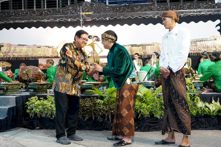 Petrokimia Gresik Gelar Pertunjukan Wayang Kulit