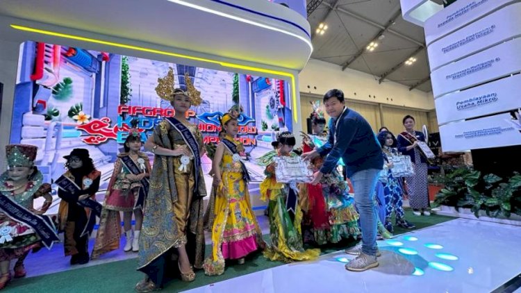 Lestarikan Batik via Kids Fashion Show di Booth FIFGroup