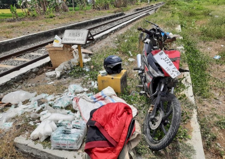 Warga Banyuwangi Nyaris Terserempet KA, Beruntung Bisa Selamat