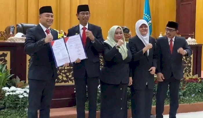 DPRD Surabaya Sahkan APBD 2024 Rp 10,9 Triliun Tepat di Hari Pahlawan