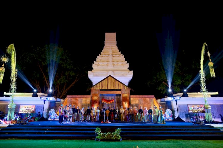 Gelar Festival Kebangsaan Banyuwngi Gambaran Miniatur Indonesia
