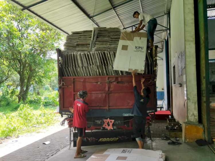 Logistik Pemilu 2024 Mulai Berdatangan di Jember