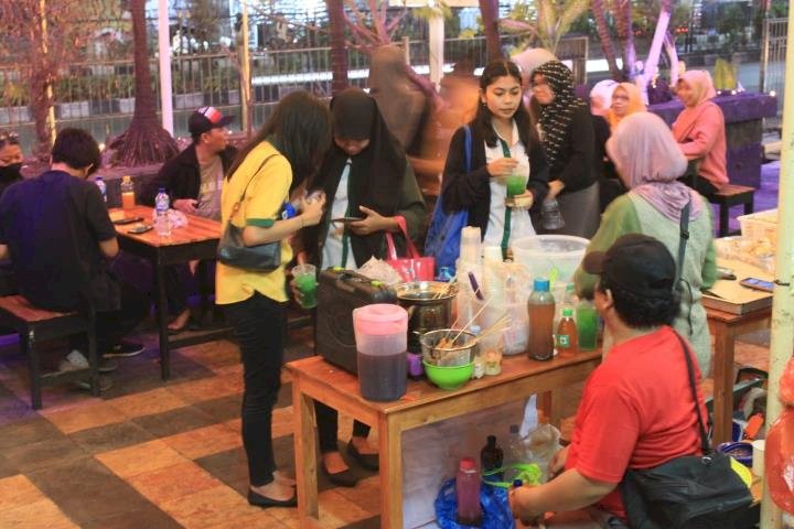 Pasar Wonokromo Buka Kuliner Malam